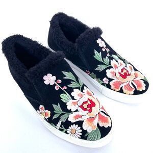 Johnny Was Floral Embroidered Black Suede Slip-On Shoes Faux Fur Lining Size 8